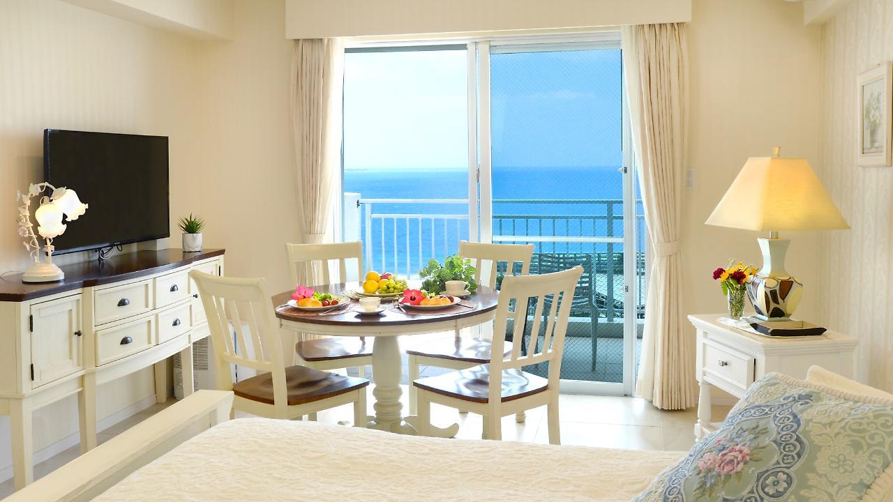 Wisteria Condominium Resort Мотобу Екстериор снимка